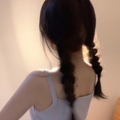 20张真人女生潮图头像合集 网感拉满的日常头像素材