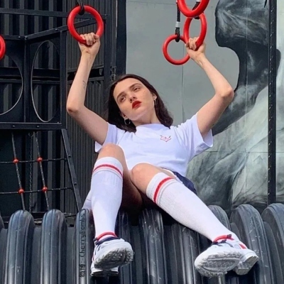 近期超火的真人女生头像合集，13张氛围感拉满