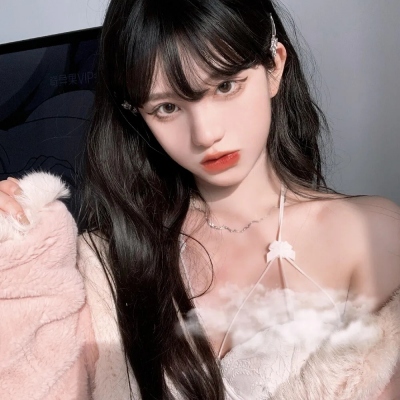 8张好看的露脸优质女生正脸头像合集