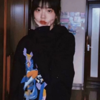 15张氛围感拉满的女生复古质感高清头像