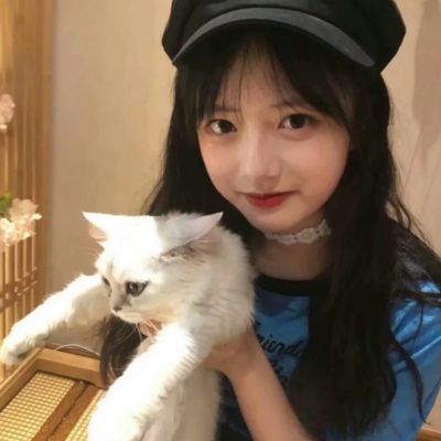 网络爆火的女生专属微信头像合集 共15张