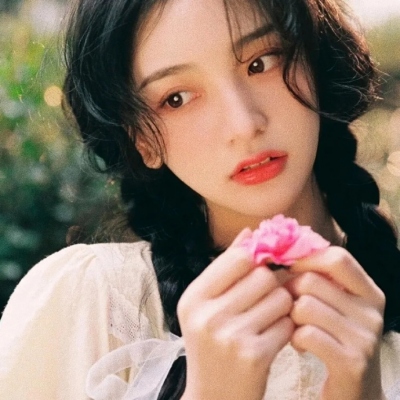 11张真人高冷女生头像合集 氛围感拉满