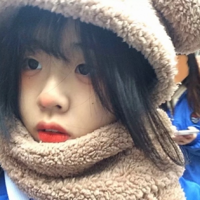 网络爆火的女生专属微信头像合集 共15张