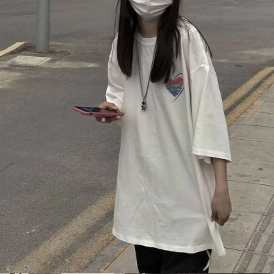 11张质感拉满的真人伤感女生头像