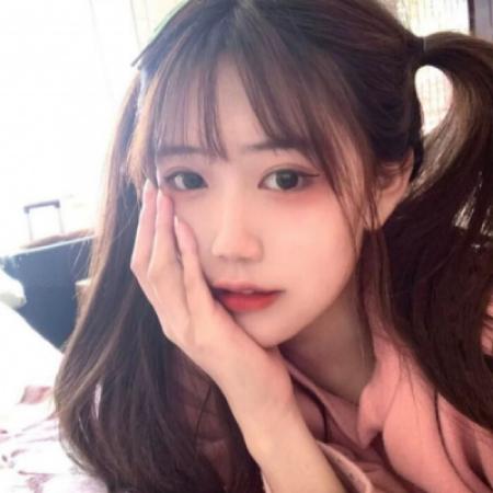 最新气质女生微信真人头像 一共8张