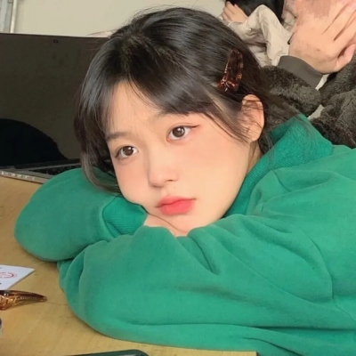 8张好看的露脸优质女生正脸头像合集