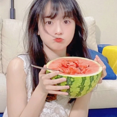 10张大方有气质的女生头像合集