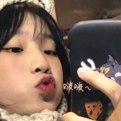网络爆火的女生专属微信头像合集 共15张