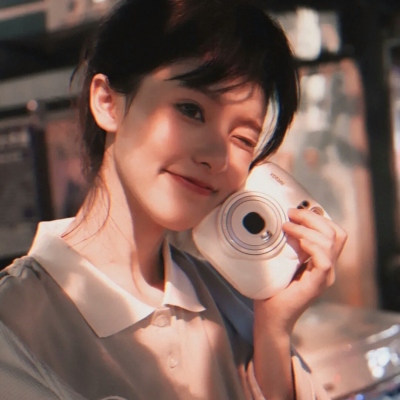 14张质感拉满的清新文艺女生头像，快存来当头像