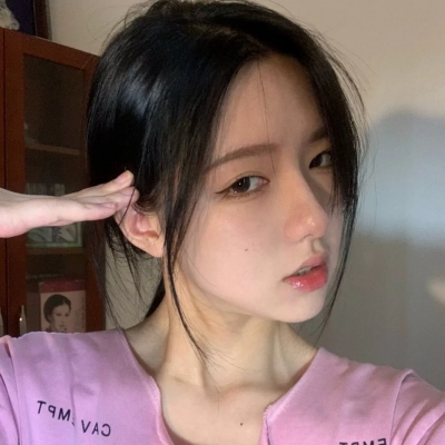 10张质感超棒的酷飒女生真人头像分享