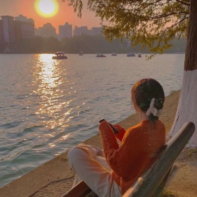 网络爆火的女生专属微信头像合集 共15张