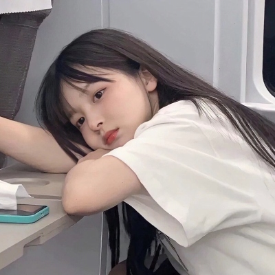 16张干净温柔又小众的ins风女生头像