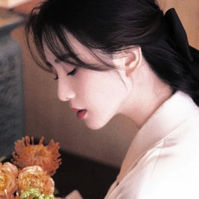 14张质感拉满的清新文艺女生头像，快存来当头像