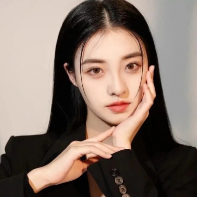 9张温柔气质感女生真人头像，直接用不踩雷