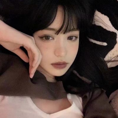 超火的女生正脸真人头像 共9张