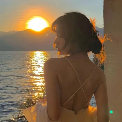 20张氛围感拉满！高级质感时尚女生头像合集