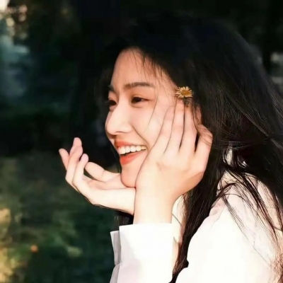 超火的女生高清头像合集 共16张