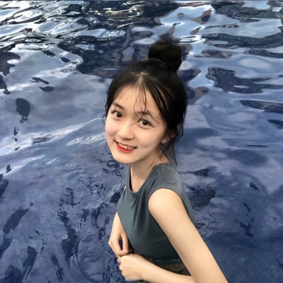 20张真人女生潮图头像合集 网感拉满的日常头像素材