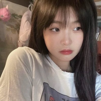 超火女生高清头像合集 共19张