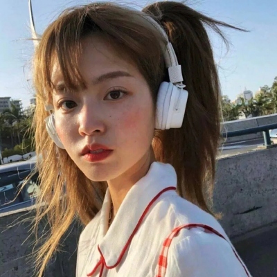 15张超有氛围感的真人女生头像，看完就想换头像
