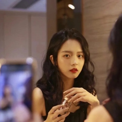11张超有感觉的真人女生青春个性头像