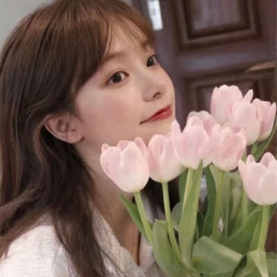 现在当下超火的真人青春女生头像来啦，一共20张