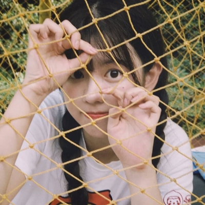 适合网恋用的超真实女生头像（13张）