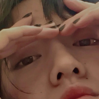 15张超有氛围感的真人女生头像，看完就想换头像