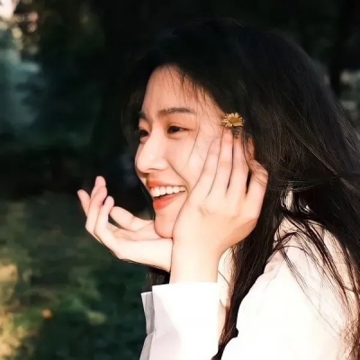 12张复古港风模糊感女生真人头像，氛围感拉满