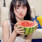 12张质感拉满的稀有真人女生头像合集
