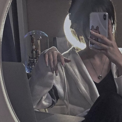 快手超火的女生真人头像合集（17张）