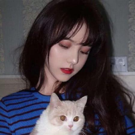 超火女生高清头像合集 一共12张