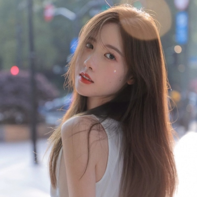 9张超仙真人女生头像，氛围感拉满