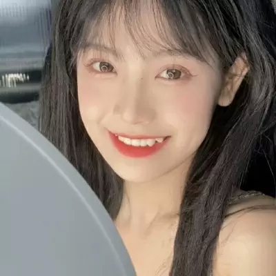 8张高颜值女生真人正面头像 适合做微信QQ头像的正脸女头