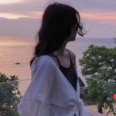 11张高清真人女生微丧微信头像分享