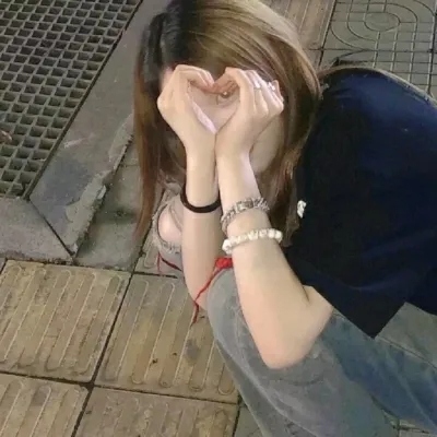 女生微信头像高清合集来啦！共20张最新款头像可供挑选。