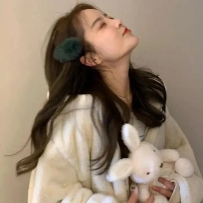 网恋用得上的14张真人女生头像合集