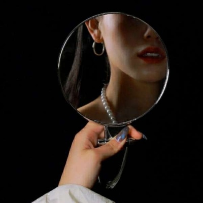 7张氛围感御姐部位女生头像 质感拉满直接用
