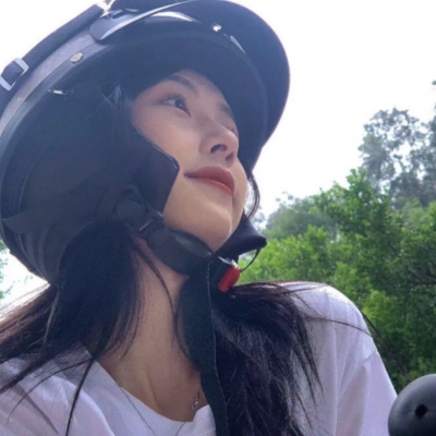 新版18岁左右真人女生头像 共17张可自取