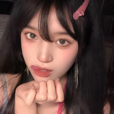 11张真人高冷女生头像合集 氛围感拉满