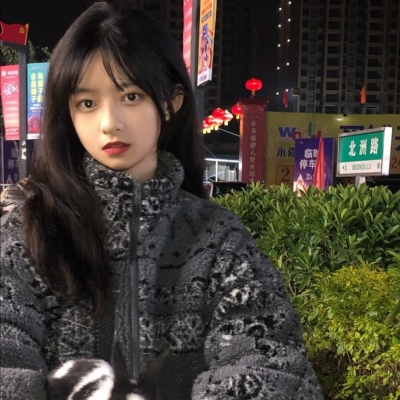 超火女生高清头像合集 共19张