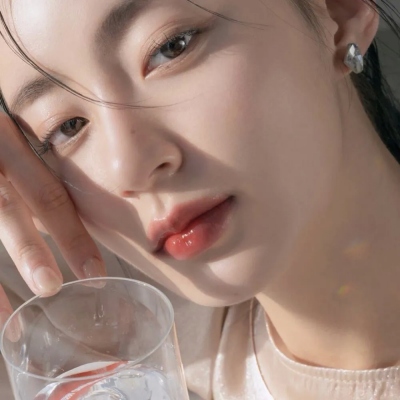 女生气质感拉满的头像合集，一共11张