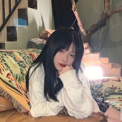 20张真人女生生活照头像合集 氛围感拉满