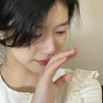 现在当下超火的真人青春女生头像来啦，一共20张