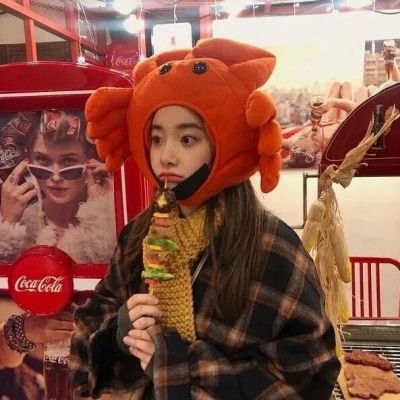 13张氛围感拉满的小众女生网图头像