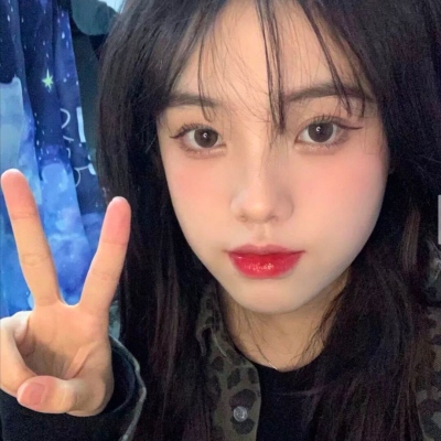 8张高颜值女生真人正面头像 适合做微信QQ头像的正脸女头