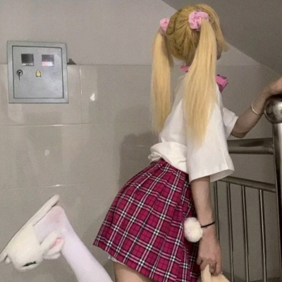 16张干净温柔又小众的ins风女生头像