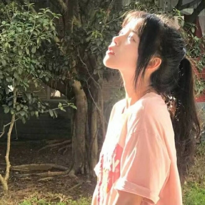 14张质感拉满的清新文艺女生头像，快存来当头像