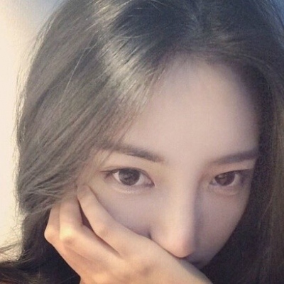 超火的女生高清头像合集 共16张