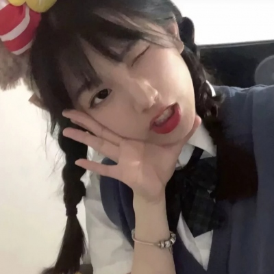 网络爆火的女生专属微信头像合集 共15张